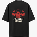 Camiseta com estampa frontal de letras estilizadas e estampa traseira de personagem musculoso flexionando, acompanhado das palavras "Parker Squad".