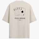 Camiseta com estampa frontal de letra "R" acompanhada de um símbolo de espadas e estampa traseira de cartas de baralho formando "Full House".