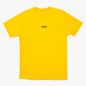 Camiseta com estampa frontal de texto estilizado "YNO" em fonte discreta.