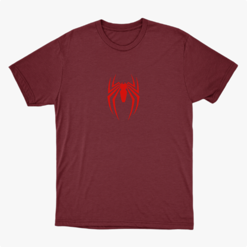 Camiseta com estampa frontal de aranha estilizada de linhas finas e estampa traseira de rosto delineado com texto e referências icônicas.