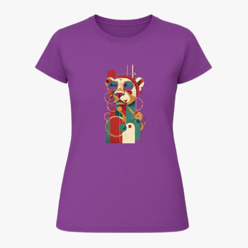 Camiseta com estampa frontal de um panda estilizado em formas geométricas e óculos de sol, com um design moderno composto por linhas e círculos abstratos.