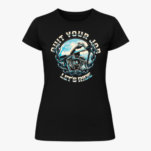 Camiseta com estampa frontal de um guidão de motocicleta cercado por correntes sob um céu azul, acompanhada das frases "QUIT YOUR JOB" e "LET'S RIDE".