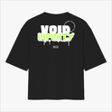 Camiseta com estampa traseira de "VOID INFINITY" com efeito de tinta escorrendo, acompanhada por "STREET RACING CLUB" em arco e "ESTD 2023" abaixo.