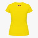 Camiseta com estampa frontal de gato com chapéu de mago, lendo um livro cercado por cristais e névoa; estampa traseira com pequeno logotipo textual.