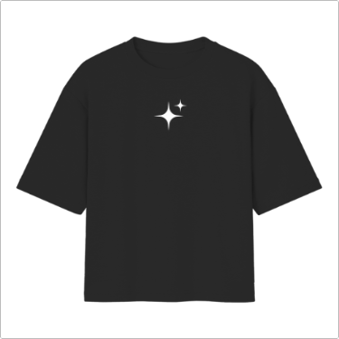 Camiseta com estampa frontal de dois brilhos estilizados e estampa traseira de um número "8" grande, acompanhado da palavra "TIMELESS" acima.