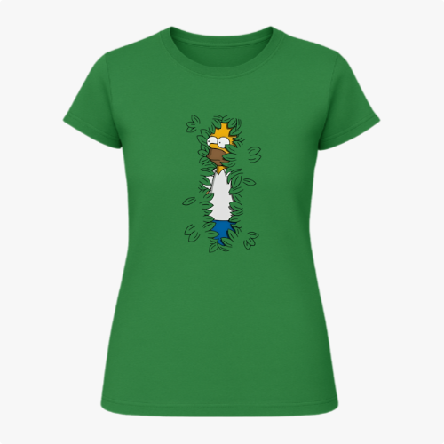 Camiseta com estampa frontal de um personagem animado espiando através de folhas, com expressão curiosa, parcialmente oculto por folhagens abundantes.