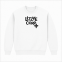 Moletom com estampa frontal de texto estilizado "LZZYE CORP" acompanhado de um pequeno símbolo geométrico com quatro pontas logo abaixo do texto.