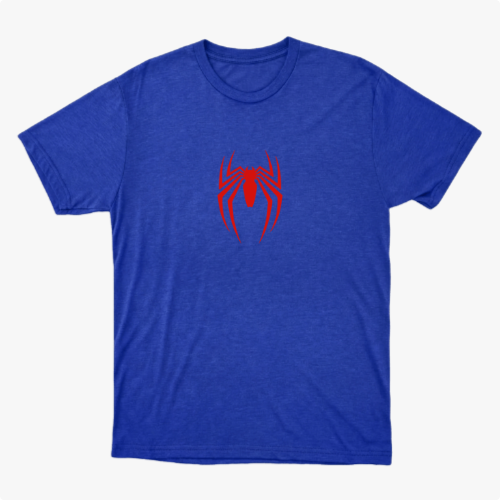 Camiseta com estampa frontal de aranha estilizada de linhas finas e estampa traseira de rosto delineado com texto e referências icônicas.