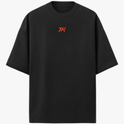 Camiseta com estampa frontal de letras estilizadas e estampa traseira de lutador em pose desafiadora, acompanhado da frase "HIGH VOLUME LOW IQ".