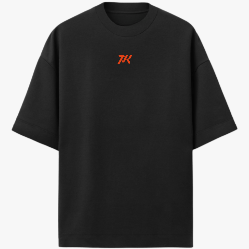 Camiseta com estampa frontal de letras estilizadas e estampa traseira de lutador em pose desafiadora, acompanhado da frase "HIGH VOLUME LOW IQ".