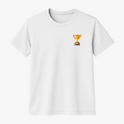 Camiseta com estampa frontal de troféu e estampa traseira de troféu grande acompanhado da frase "QUEM VENCER HERDARA TODAS ESSAS COISAS APOCALIPSE 21:7".