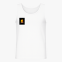 Camiseta regata com estampa frontal de uma pequena chama estilizada e estampa traseira de uma grande chama com texto na base, criando destaque visual.