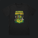 Camiseta com estampa frontal de mão erguendo o mapa do Brasil em chamas, bandeira, Cristo Redentor, Congresso Nacional e multidão abaixo.