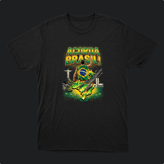 Camiseta com estampa frontal de mão erguendo o mapa do Brasil em chamas, bandeira, Cristo Redentor, Congresso Nacional e multidão abaixo.