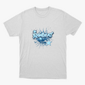 Camiseta com estampa frontal de texto estilizado "RAWBEAT" cercado por estrelas e elementos gráficos que remetem a um fundo cheio de dinamismo.