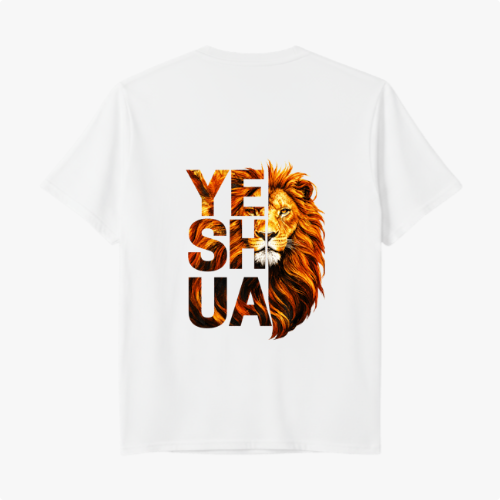 Camiseta com estampa frontal de símbolo textual estilizado com ornamento refinado e estampa traseira de leão imponente integrado à palavra "YESHUA".