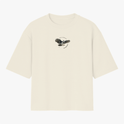 Camiseta com estampa frontal de águia detalhada, cercada por texto em círculo; e estampa traseira semelhante com águia maior, texto "Zoowear" e descrição adicional.