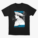 Camiseta com estampa frontal de personagem estilo mangá em perfil, com chapéu militar, acompanhada de textos como "Mustang Roy" e "Flame Alchemist".