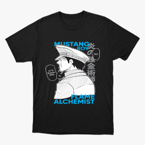 Camiseta com estampa frontal de personagem estilo mangá em perfil, com chapéu militar, acompanhada de textos como "Mustang Roy" e "Flame Alchemist".