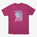 Camiseta com estampa frontal de ilustração de garota de cabelo azul e textos estilizados “Just a girl who loves anime” em fonte desenhada e moderna.