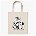 Ecobag com estampa frontal de dois gatos estilizados, um usando gorro, ambos decorados com tatuagens de ancoras, corações, pássaros e outros elementos.