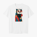 Camiseta com estampa frontal de panda estilizado usando óculos de sol, lenço no pescoço, sobre fundo geométrico com círculos e linhas abstratas.