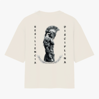 Camiseta com estampa frontal de triângulo contendo figura central simétrica e texto "LUNOVA" e estampa traseira de guerreiro ao centro com inscrições laterais.