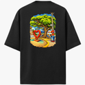 Camiseta com estampa frontal de "PITANGUI" sublinhado e estampa traseira de uma praça com árvore central, banco de madeira e placa de "PAZ E AMOR".