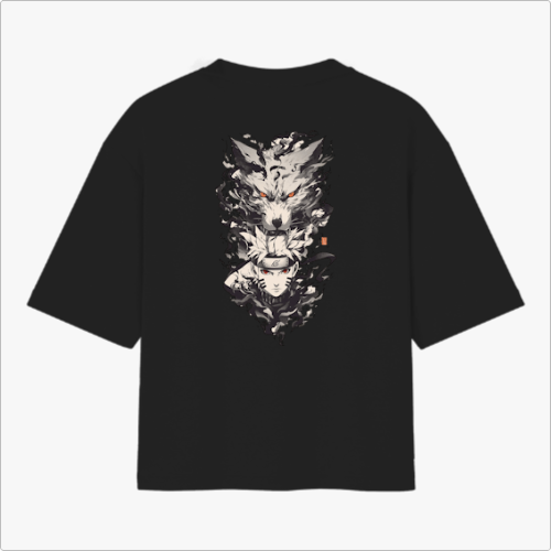 Camiseta com estampa frontal de rosto tribal minimalista e estampa traseira de montagem detalhada de criaturas míticas sobrepostas com feições impactantes.