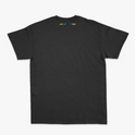 Camiseta com estampa frontal da palavra "BRASIL" composta por imagens icônicas e detalhes diversos, e estampa traseira discreta em texto estilizado na parte superior.
