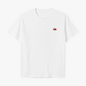 Camiseta com estampa frontal de círculo vazado e estampa traseira de símbolos verticais complexos ao lado de caracteres estilizados, ambos em estilo tribal.