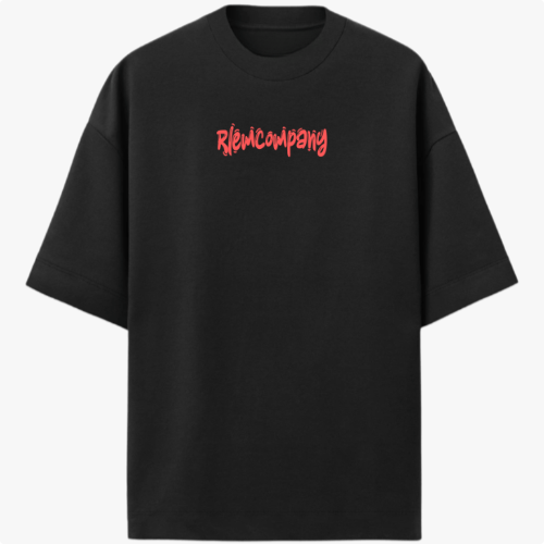Camiseta com estampa frontal de logotipo estilizado e estampa traseira de camaleão colorido com detalhes psicodélicos e grafite no topo.
