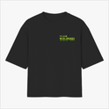 Camiseta com estampa frontal de tipografia criativa "Malavasi" e estampa traseira de feiticeiro com caldeirão e inscrições mágicas detalhadas.