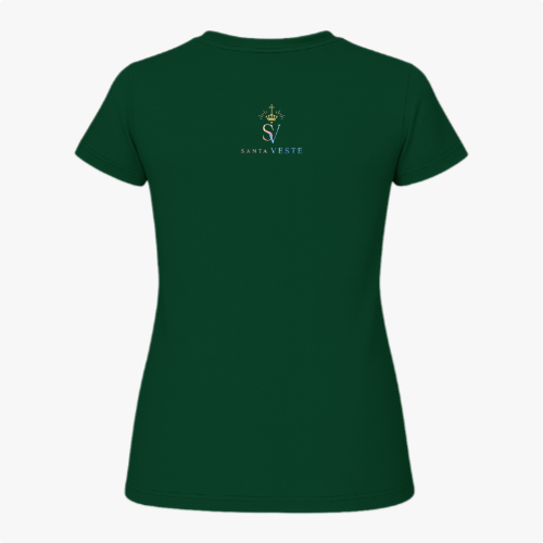 Camiseta com estampa frontal de imagem de Nossa Senhora em moldura colorida com flores e frase "Nossa Senhora, rogai por nós" e estampa traseira de logotipo com cruz e texto.