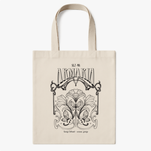 Ecobag com estampa frontal de "ARMARIA" em estilo retrô, adornada com elementos florais e ornamentos intrincados, além de detalhes tipográficos.