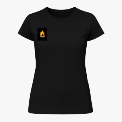 Camiseta com estampa frontal de chama pequena e estampa traseira de chama grande com texto "INCENDEIE SEU CORAÇÃO" sobreposta.