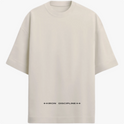 Camiseta com estampa frontal de texto “IRON DISCIPLINE” acompanhada de setas e estampa traseira com logotipo “IRON DISCIPLINE INC” em destaque.