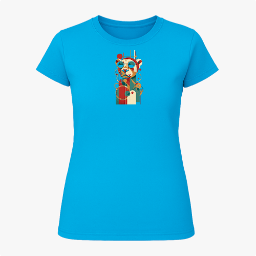 Camiseta com estampa frontal de urso estilizado usando óculos de sol com elementos geométricos e círculos sobrepostos, criando um efeito visual moderno.