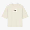 Camiseta com estampa frontal de olho estilizado e texto "SHISUI" e estampa traseira de personagem com expressão intensa, fundo geométrico e escrita em japonês.