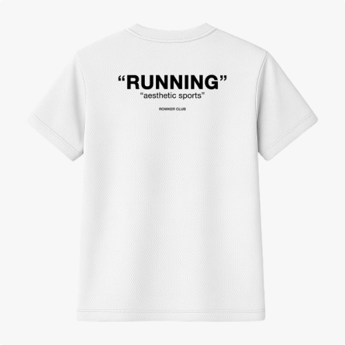 Camiseta com estampa frontal de "RUNNING" e estampa traseira de "RUNNING" com frase "aesthetic sports" e "ROWNER CLUB" logo abaixo, em estilo minimalista.