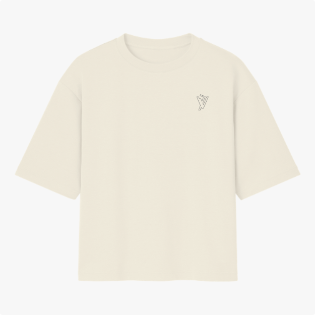 Camiseta com estampa frontal de logotipo minimalista composto por linhas que formam uma letra estilizada no lado esquerdo do peito.