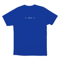 Camiseta com estampa frontal de texto estilizado "just ship it" e ícones circulares e estampa traseira de frase inspiradora "MAKE MONEY AND FRIENDS".
