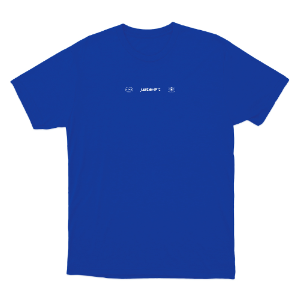 Camiseta com estampa frontal de texto estilizado "just ship it" e ícones circulares e estampa traseira de frase inspiradora "MAKE MONEY AND FRIENDS".