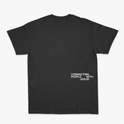 Camiseta com estampa frontal de letras estilizadas formando "LAB" no peito e estampa traseira de frase "CONNECTING PEOPLE WITH JESUS!" no canto inferior.