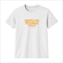 Camiseta com estampa frontal de texto que diz "WRITTEN AND DIRECTED BY MY RUNNING COACH" acompanhado de um pequeno logo ou assinatura abaixo.