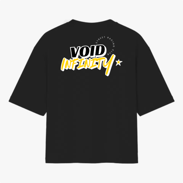 Camiseta com estampa traseira de palavras grandes "VOID INFINITY" em tipografia estilizada, coroada por uma estrela e texto menor ao redor.
