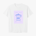 Camiseta com estampa frontal de cafeteira estilizada e frase "Life happens, caffeine and kindness sure help" em fonte minimalista e moderna.