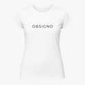 Camiseta com estampa frontal de texto minimalista apresentando a palavra "OBSIGNO" em um estilo simples e moderno.
