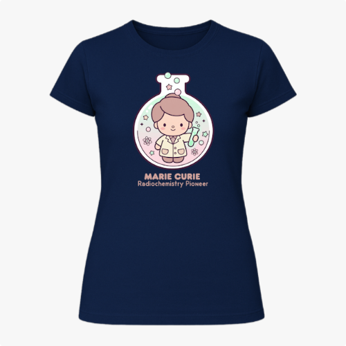 Camiseta com estampa frontal de uma figura estilizada dentro de um balão de laboratório, rodeada por símbolos científicos e a inscrição "Marie Curie Radiochemistry Pioneer".