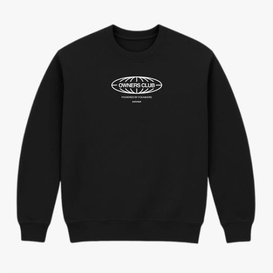 Moletom com estampa frontal de símbolo ovalado contendo as palavras "Owners Club", acompanhado de frases adicionais em letras menores abaixo.